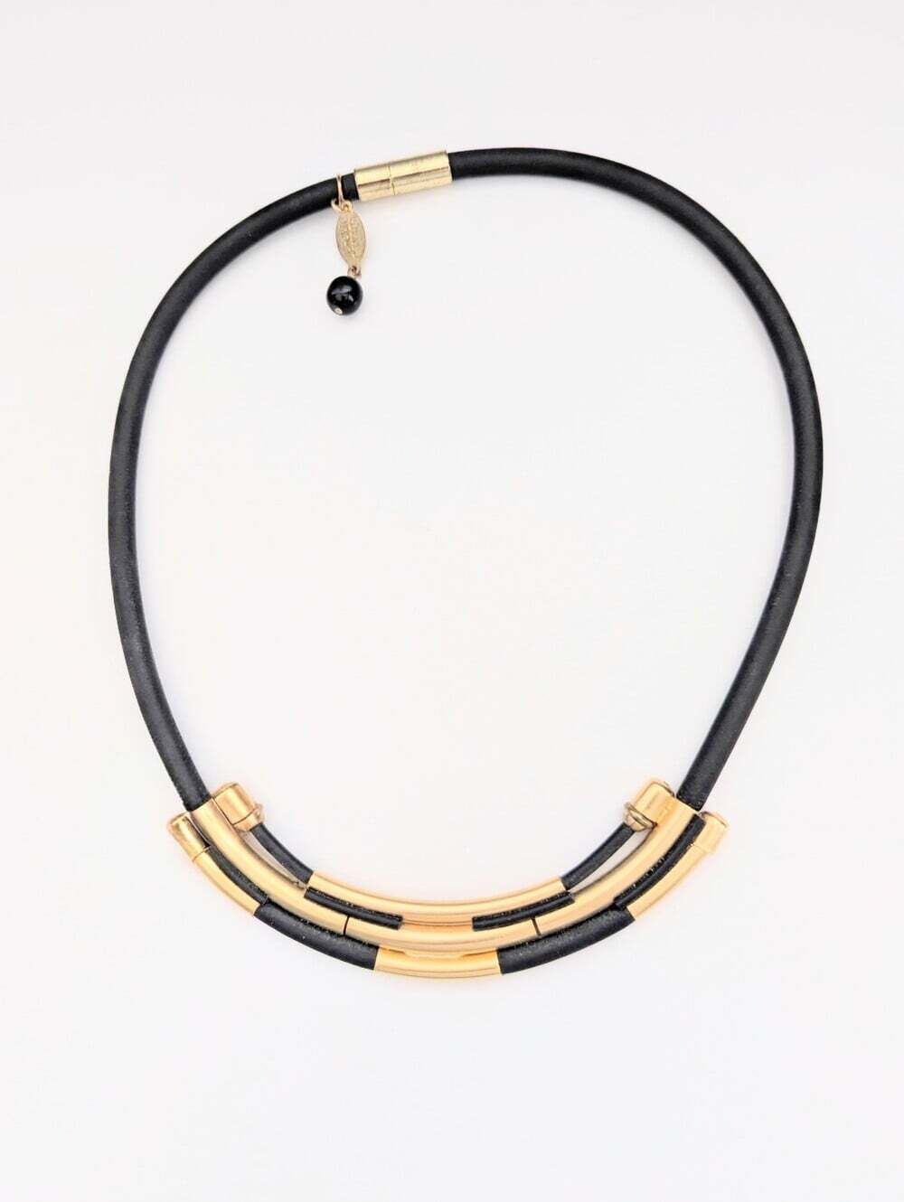 🇨🇦 NWOT Black Rubber Necklet Necklace w/Multi-Layer Gold-Tone Bar Accents